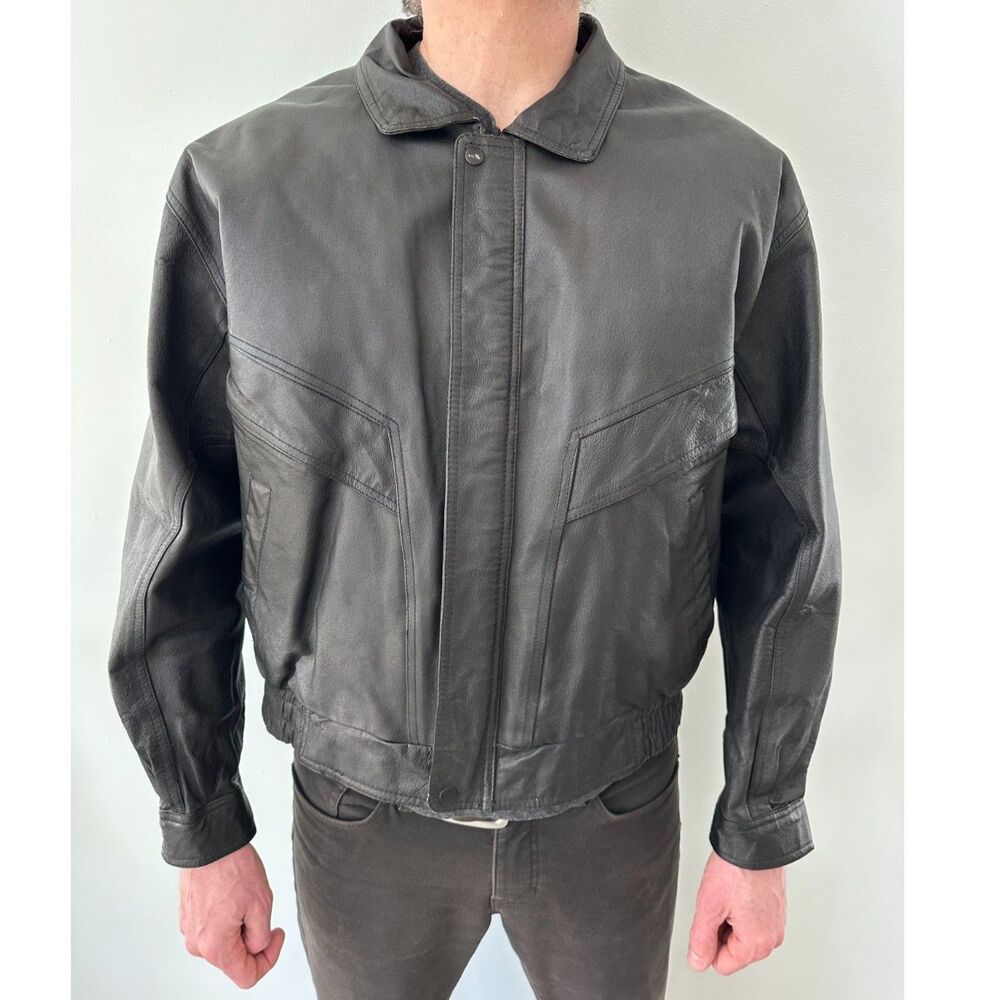 Vintage Wilsons Black Leather Bomber Jacket Men's size 44 80s 90s Streetwear
